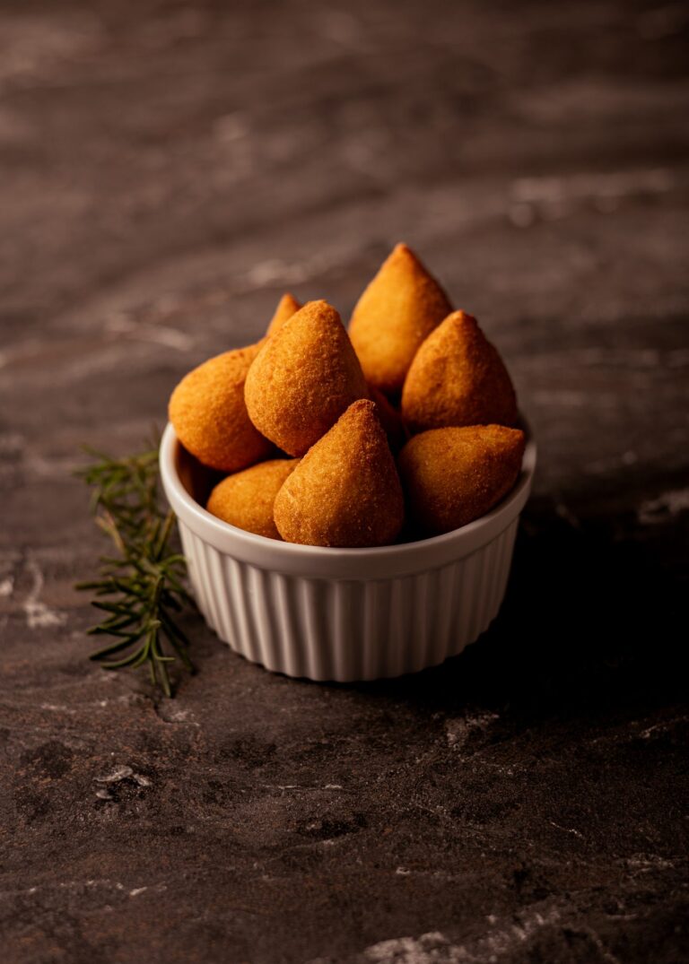 Mini coxinhas em ramequim